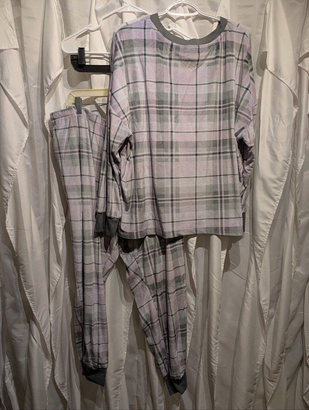 B4 Joyspun Women's Plus Size 2X (18W-20W) Plaid Fleece Pajama Set